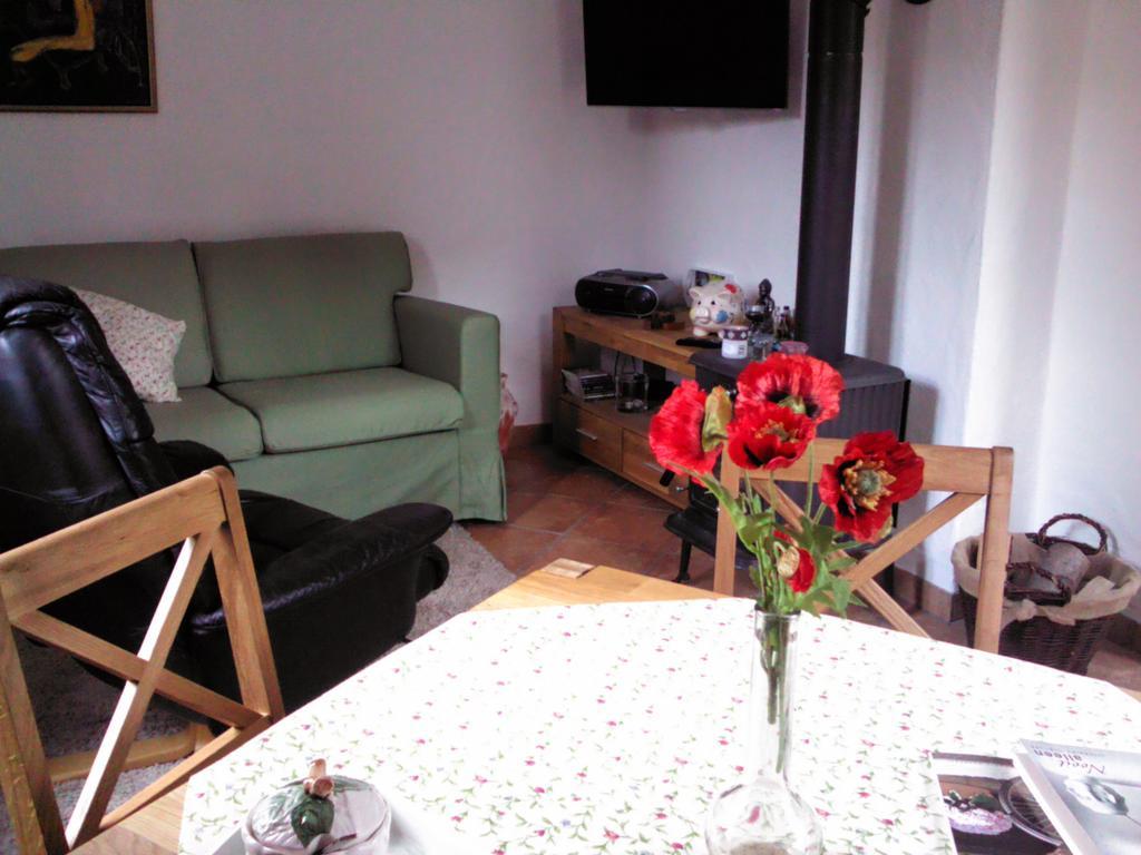 Vakantiehuis "Het Rode Huis" Treis-Karden Extérieur photo