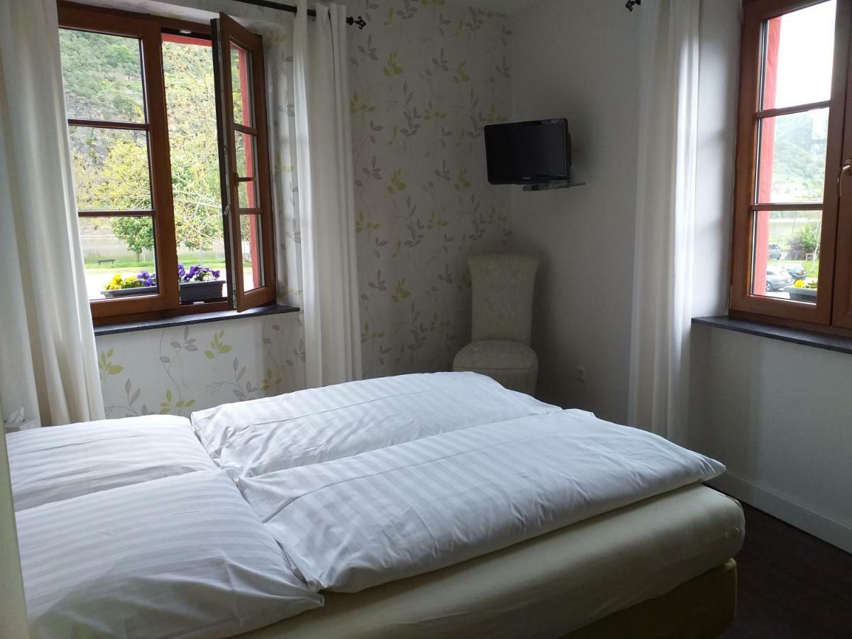 Vakantiehuis "Het Rode Huis" Treis-Karden Extérieur photo